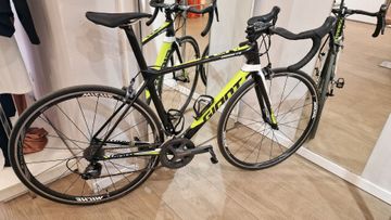 Used Giant TCR Advanced Pro 1 2017 2017 Road & Gravel, Black — image 1 of 10