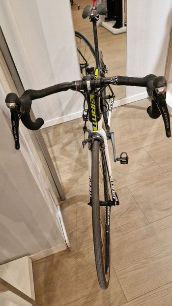 Tweedehands Giant TCR Advanced Pro 1 2017 2017 Road & Gravel — afbeelding 2 van 10