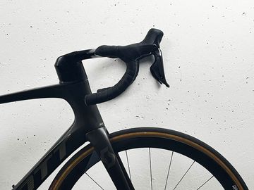 Used Scott Foil RC 10 2022 2022 Road & Gravel, Black — image 3 of 4