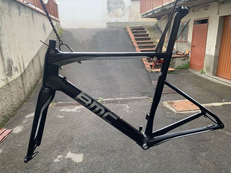 Used BMC Roadmachine 02 2020 Road & Gravel, Black — image 2 of 17