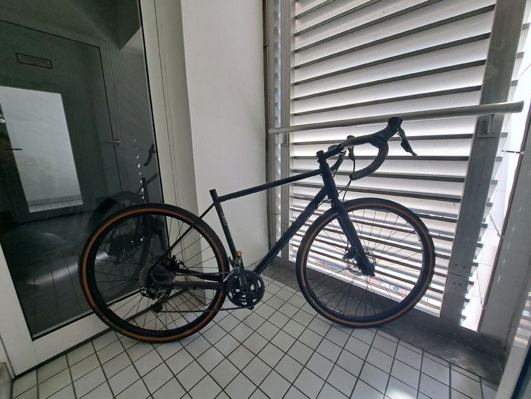 Used Specialized Sequoia 2018 2018 Road & Gravel, Black — image 1 of 7