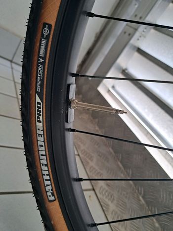 Used Specialized Sequoia 2018 2018 Road & Gravel, Black — image 5 of 7