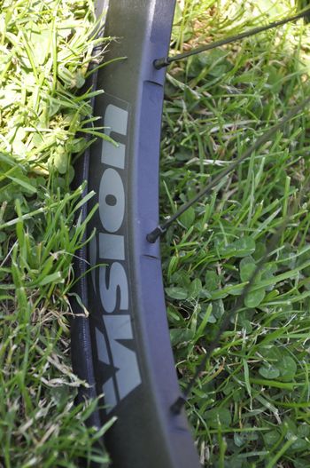Used BMC Road Machine 2 2018 Road & Gravel — image 3 of 3