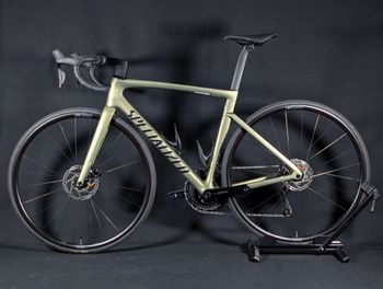 Used Specialized Tarmac SL7 Comp - Shimano 105 Di2 2025 2025 Road & Gravel — image 2 of 20