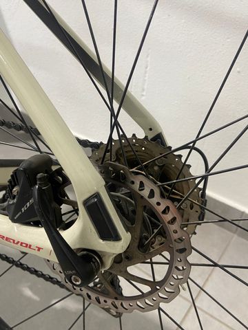 Gebrauchtes Giant Revolt Advanced 2 2020 2020 Road & Gravel, Weiß — Bild 6 von 8