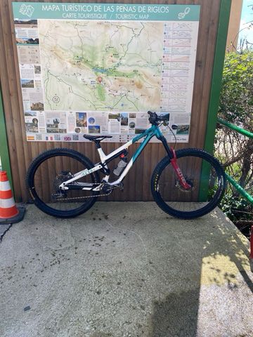Used Commencal META AM SRAM GX Eagle 2022 Mountainbike, White — image 1 of 6