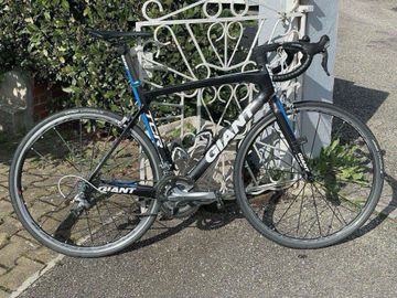 Used Giant TCR Advanced 1 2011 2011 Road & Gravel, Black — image 1 of 10