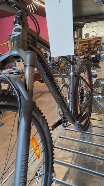 Cannondale Trail SE 3 2023 2023 Mountainbike usato, Nero — immagine 7 di 9