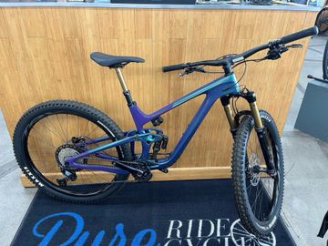 Used Giant Trance X Advanced 0 2024 2024 Mountainbike, Blue, 29 — image 1 of 4