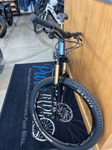 Used Giant Trance X Advanced 0 2024 2024 Mountainbike, Blue, 29 — image 2 of 4