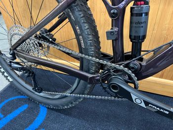 Used Liv Embolden 2 2024 2024 Mountainbike, Black, 29, 27.5 — image 3 of 3