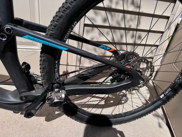 Used Orbea Occam Shimano SLX 2018 Mountainbike, Black — image 3 of 6