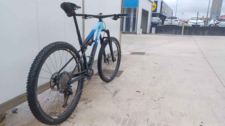 Używany ARC8 Essential XT 2024 2024 Mountainbike — zdjęcie 18 z 20