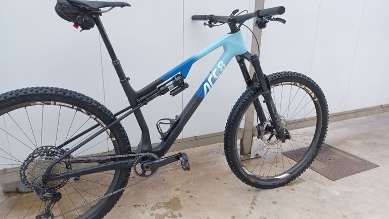 Używany ARC8 Essential XT 2024 2024 Mountainbike — zdjęcie 15 z 20