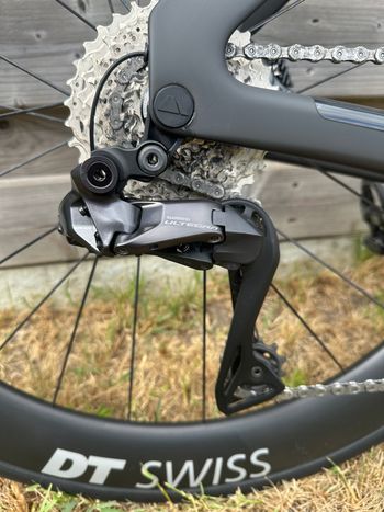 Used Canyon Aeroad Shimano Ultegra Di2 2023 Road & Gravel, Black — image 4 of 17