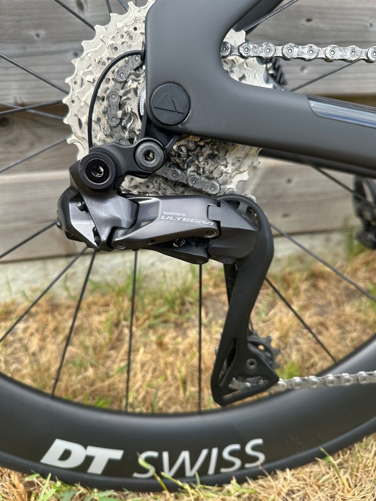 Used Canyon Aeroad Shimano Ultegra Di2 2023 Road & Gravel, Black — image 4 of 17