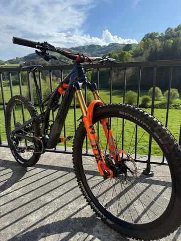 Gebrauchtes Specialized Evo Pro S-Works 2023 Mountainbike, Schwarz — Bild 2 von 6