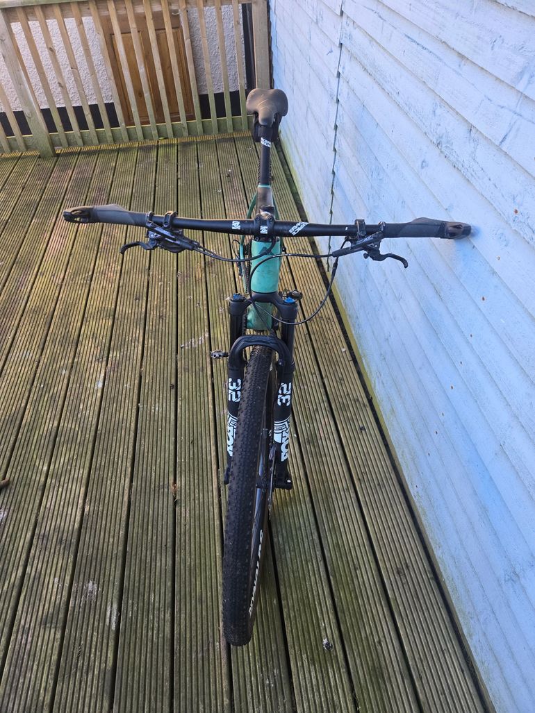 Used Canyon Exceed CF 7 2023 2023 Mountainbike, Green, 29 — image 7 of 9