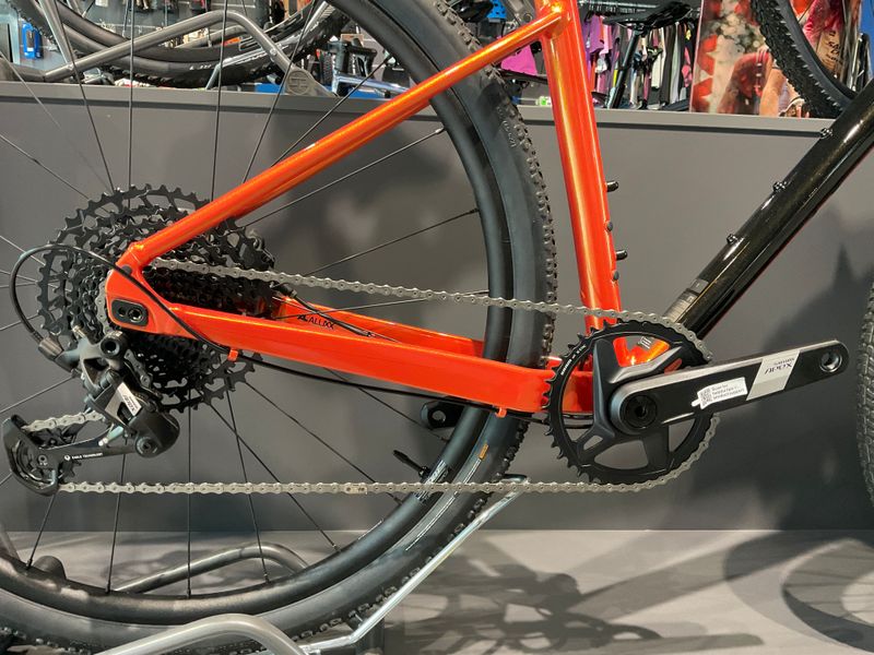 Giant Revolt X 1 2024 2024 Road & Gravel usato, Arancione — immagine 3 di 4