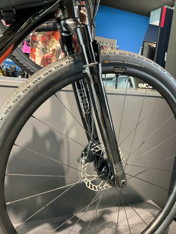 Giant Revolt X 1 2024 2024 Road & Gravel usato, Arancione — immagine 4 di 4
