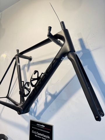 Orbea ORCA M20iLTD PWR 2024 Frameset 2024 Road & Gravel usato, Nero — immagine 2 di 5