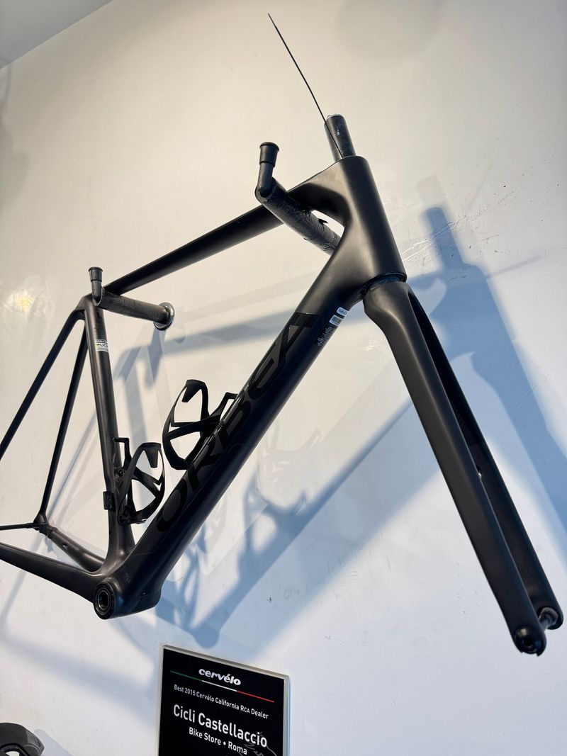 Orbea ORCA M20iLTD PWR 2024 Frameset 2024 Road & Gravel usato, Nero — immagine 2 di 5