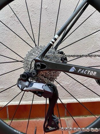 Brugt Factor O2 Shimano Ultegra Di2 2024 Road & Gravel — billede 5 af 9