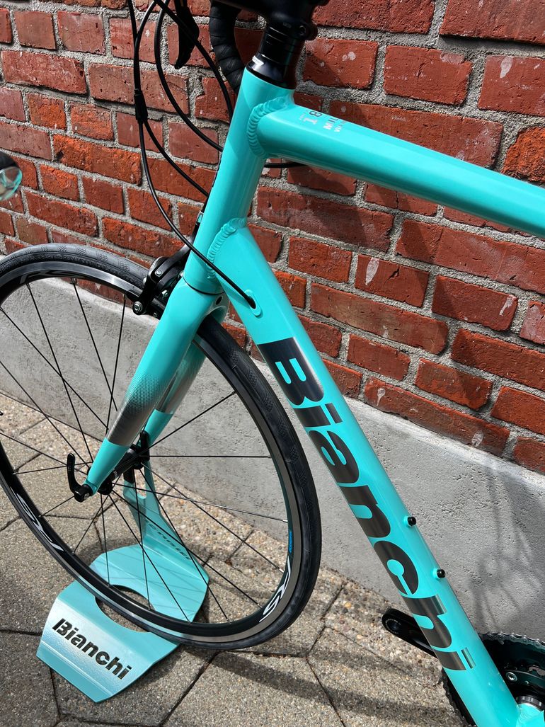 Bianchi VIA NIRONE 7 ミントグリーン おまけ付き Bianchi VIA NIRONE 7 Discが入荷しました！ – スポーツサイクル
