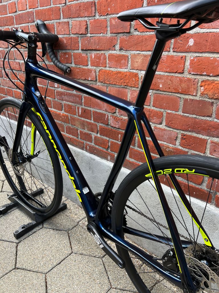 Cannondale Synapse Hi-Mod 105 サイズ56 Cannondale Synapse Disc 105 SE, anthracite w/ transparent