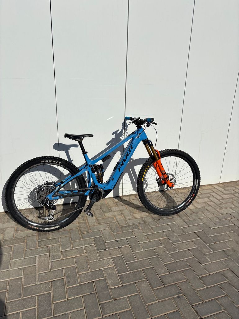 Brugt Pivot Shuttle AM Sram Eagle Transmission XX 2024 Mountainbike — billede 1 af 6