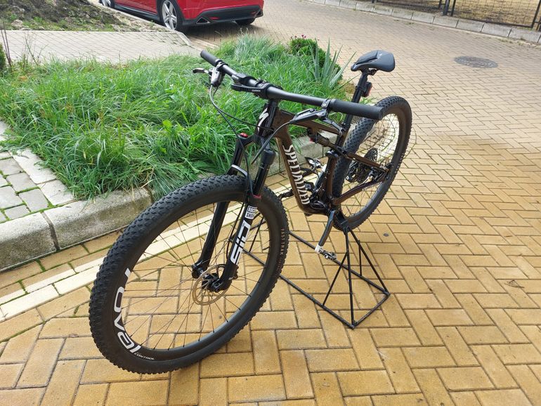 Used Specialized Epic Expert 2021 2021 Mountainbike, Red, 29 — image 7 of 9