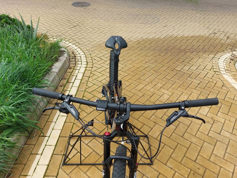 Used Specialized Epic Expert 2021 2021 Mountainbike, Red, 29 — image 6 of 9