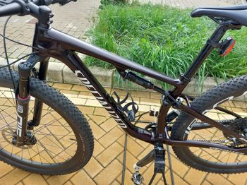 Used Specialized Epic Expert 2021 2021 Mountainbike, Red, 29 — image 2 of 9