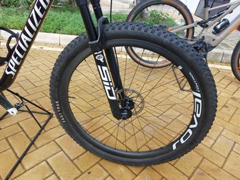 Used Specialized Epic Expert 2021 2021 Mountainbike, Red, 29 — image 4 of 9
