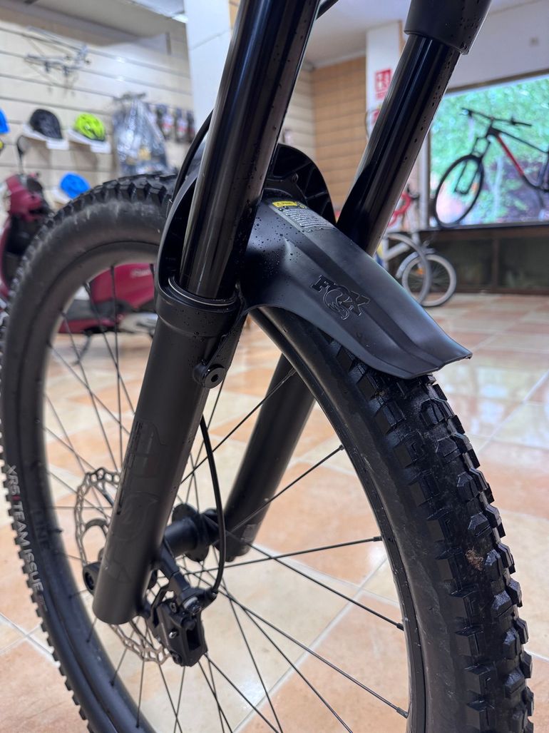 Trek Slash+ 9.7 SLX/XT 2025 2025 Mountainbike usato, Rosso — immagine 4 di 7