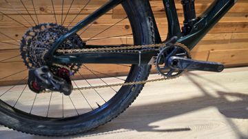 Used BMC Fourstroke 01 LT | ONE 2022 2022 Mountainbike, Green, 29 — image 2 of 11