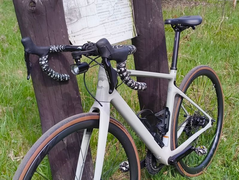 Cannondale Synapse Carbon 2 LE 2024 2024 Road & Gravel usato, Grigio chiaro — immagine 8 di 42