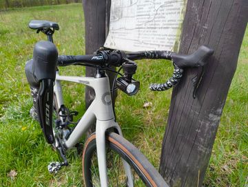 Cannondale Synapse Carbon 2 LE 2024 2024 Road & Gravel usato, Grigio chiaro — immagine 12 di 42
