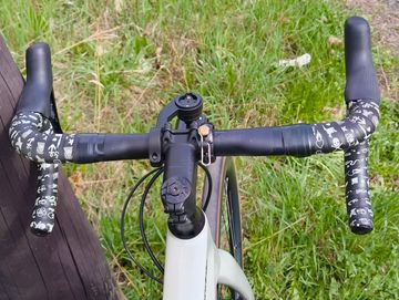 Cannondale Synapse Carbon 2 LE 2024 2024 Road & Gravel usato, Grigio chiaro — immagine 16 di 42