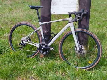 Cannondale Synapse Carbon 2 LE 2024 2024 Road & Gravel usato, Grigio chiaro — immagine 2 di 42