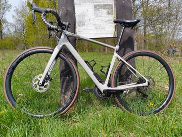 Cannondale Synapse Carbon 2 LE 2024 2024 Road & Gravel usato, Grigio chiaro — immagine 5 di 42