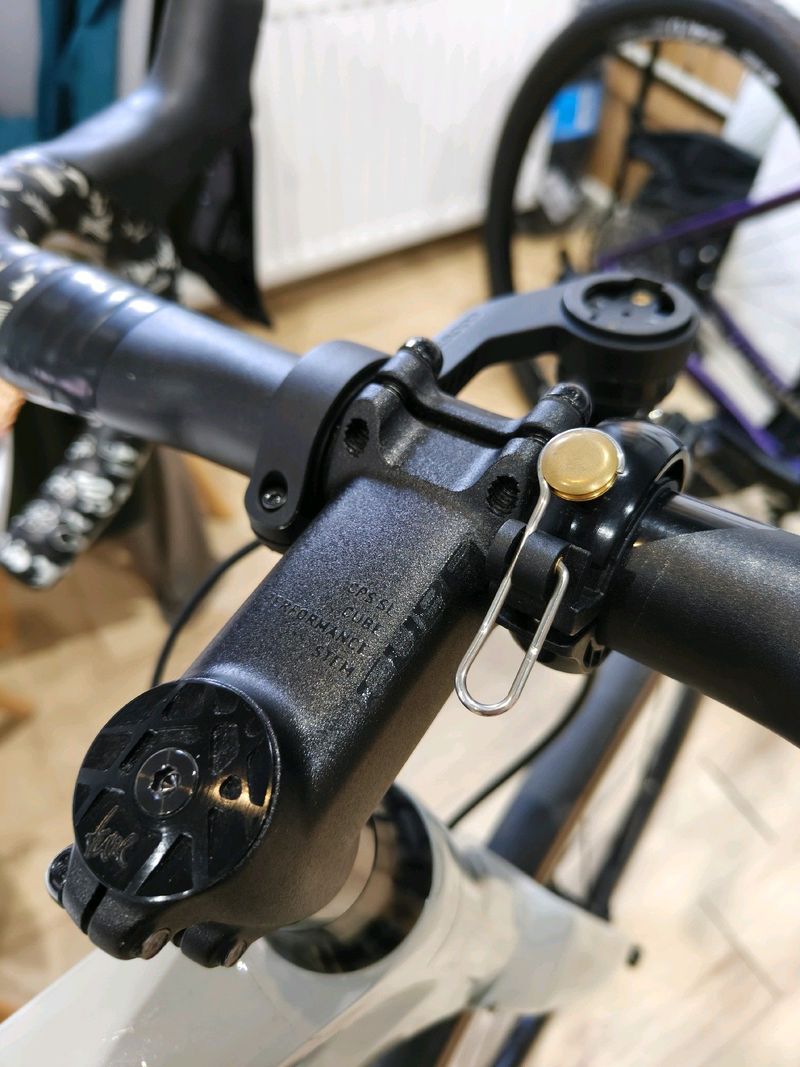 Cannondale Synapse Carbon 2 LE 2024 2024 Road & Gravel usato, Grigio chiaro — immagine 25 di 42