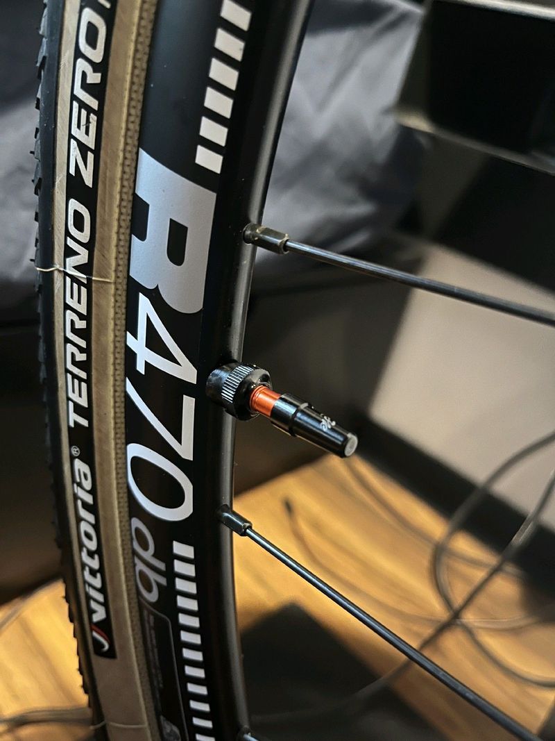 Cannondale Synapse Carbon 2 LE 2024 2024 Road & Gravel usato, Grigio chiaro — immagine 36 di 42