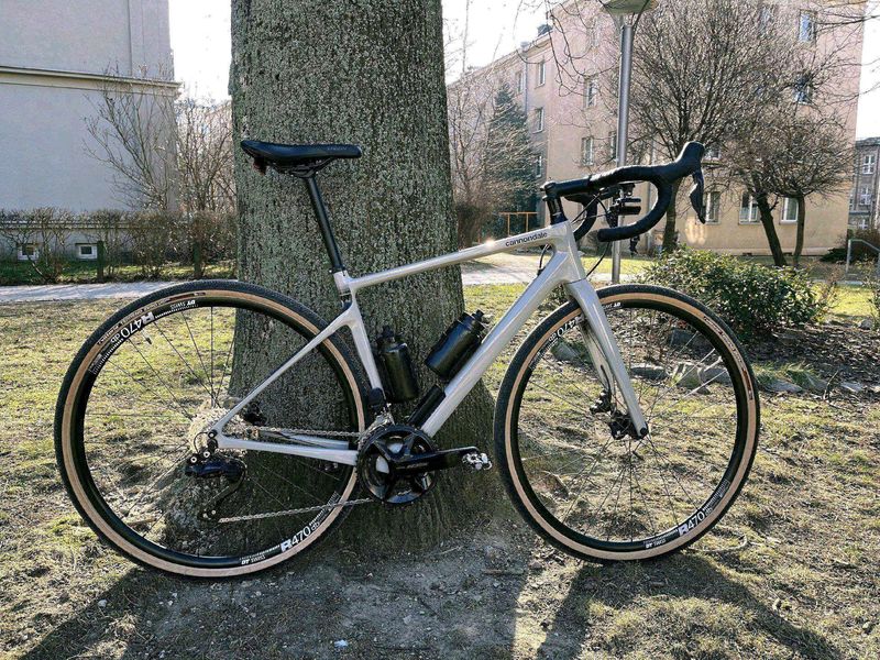 Cannondale Synapse Carbon 2 LE 2024 2024 Road & Gravel usato, Grigio chiaro — immagine 35 di 42