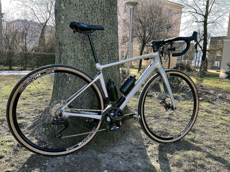 Cannondale Synapse Carbon 2 LE 2024 2024 Road & Gravel usato, Grigio chiaro — immagine 34 di 42