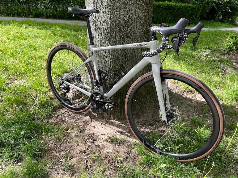 Używany Cannondale Synapse Carbon 2 LE 2024 2024 Road & Gravel — zdjęcie 3 z 12