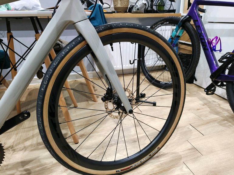 Brugt Cannondale Synapse Carbon 2 LE 2024 2024 Road & Gravel — billede 40 af 42