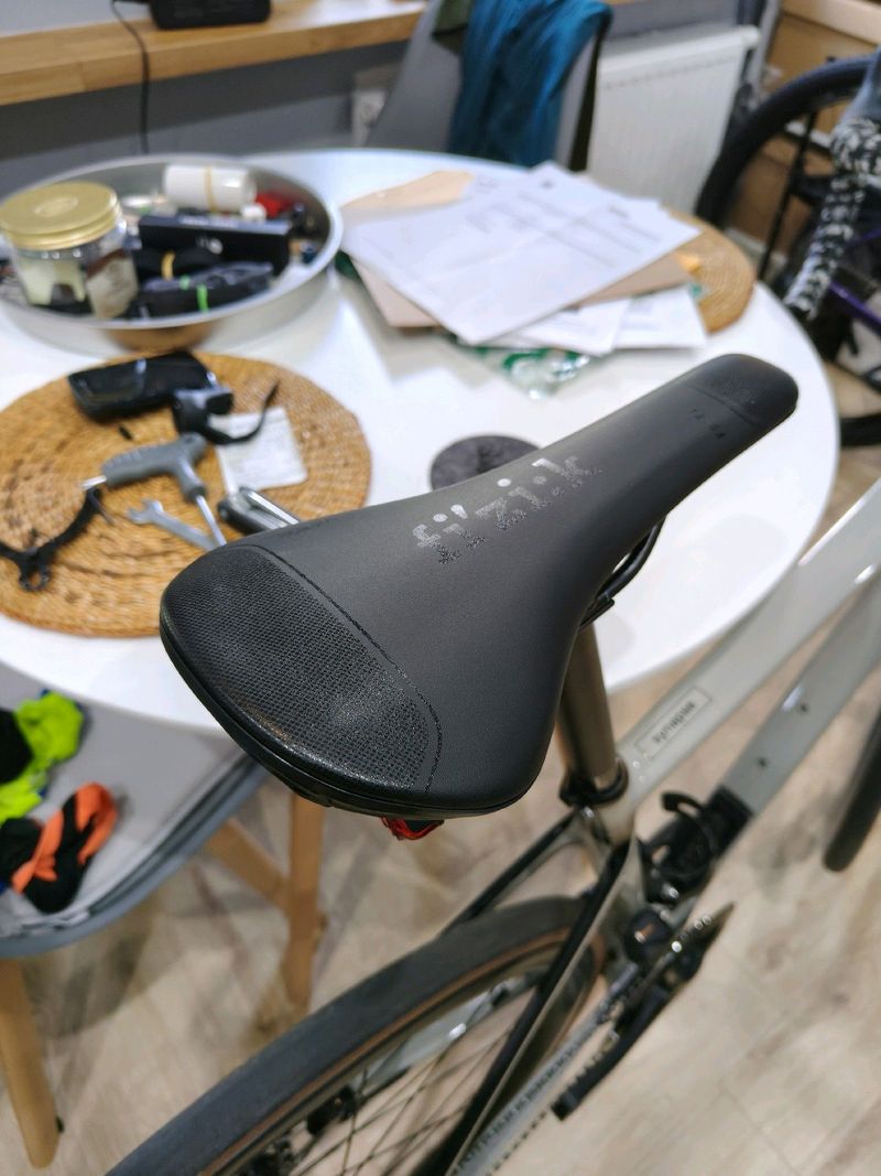 Cannondale Synapse Carbon 2 LE 2024 2024 Road & Gravel usato, Grigio chiaro — immagine 23 di 42