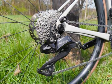 Cannondale Synapse Carbon 2 LE 2024 2024 Road & Gravel usato, Grigio chiaro — immagine 18 di 42