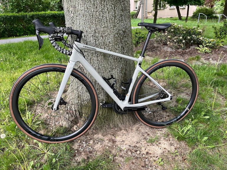 Używany Cannondale Synapse Carbon 2 LE 2024 2024 Road & Gravel — zdjęcie 5 z 12